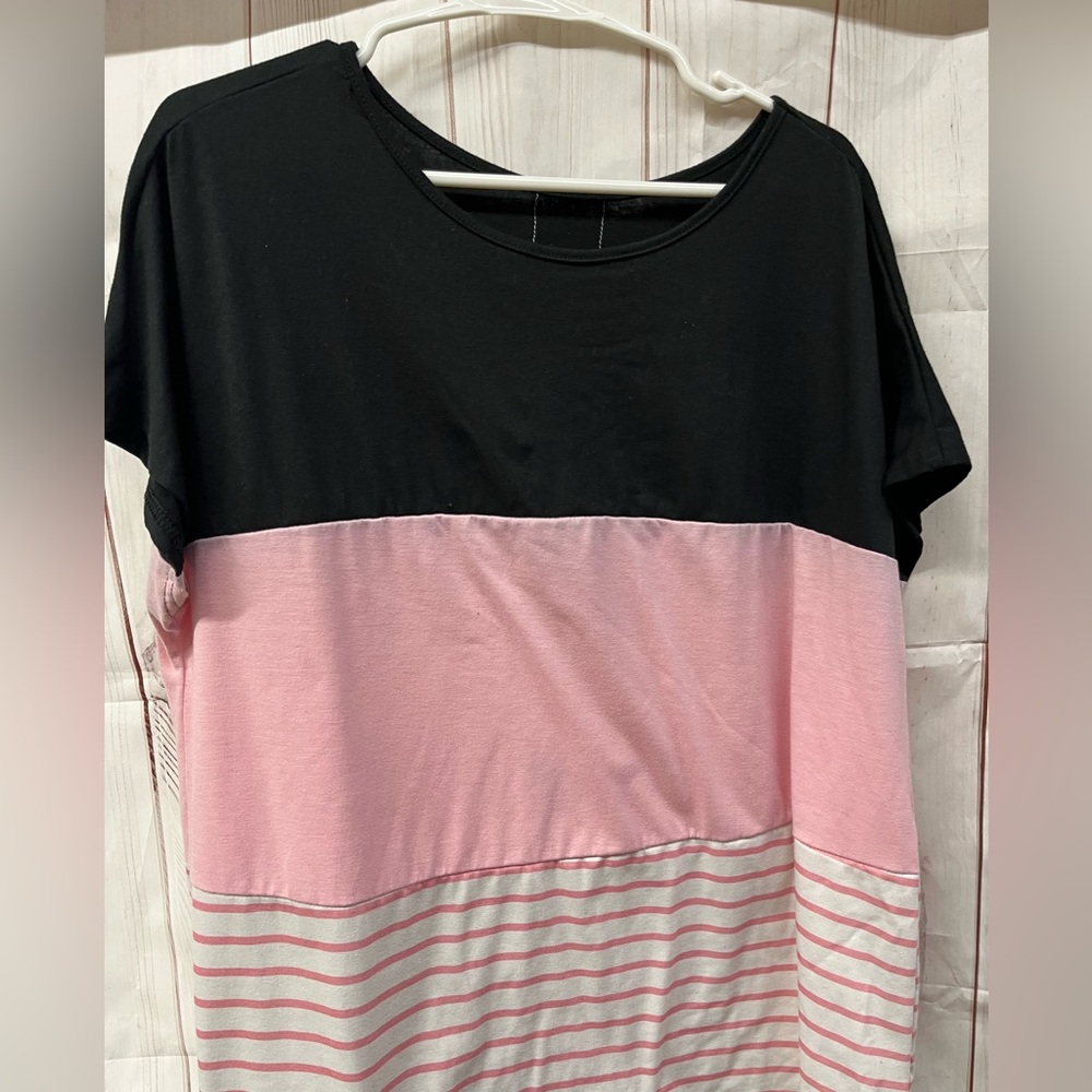 🌹Black and Pink Women's Top